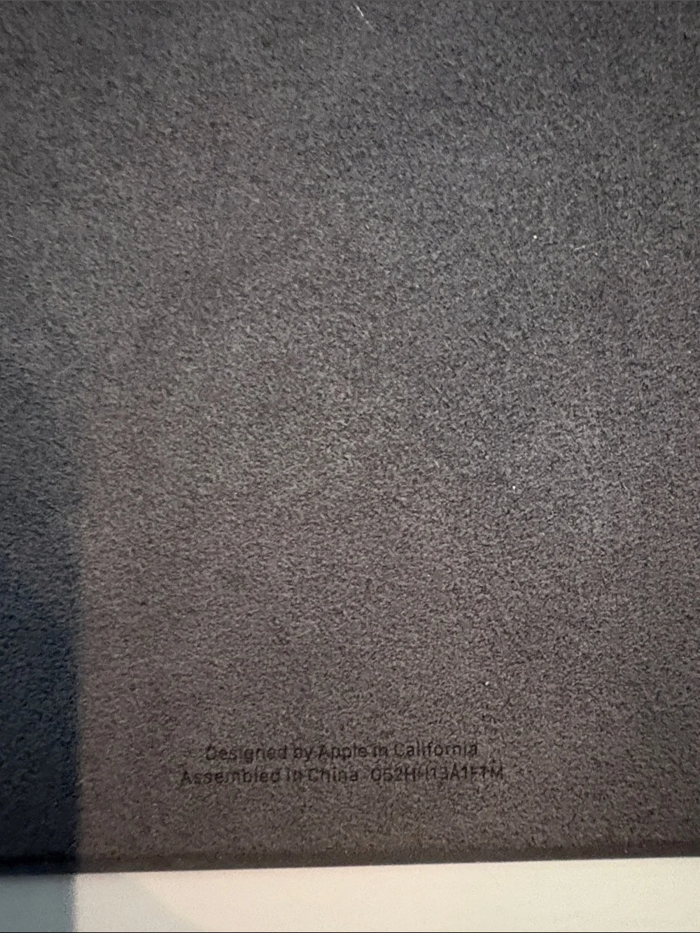 Apple Black iPad Smart Cover with Apple Logo